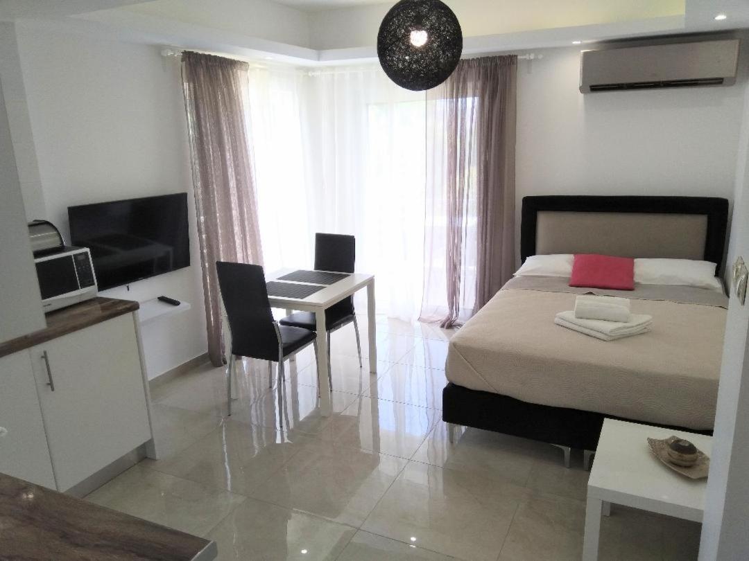 Apartament Athena *